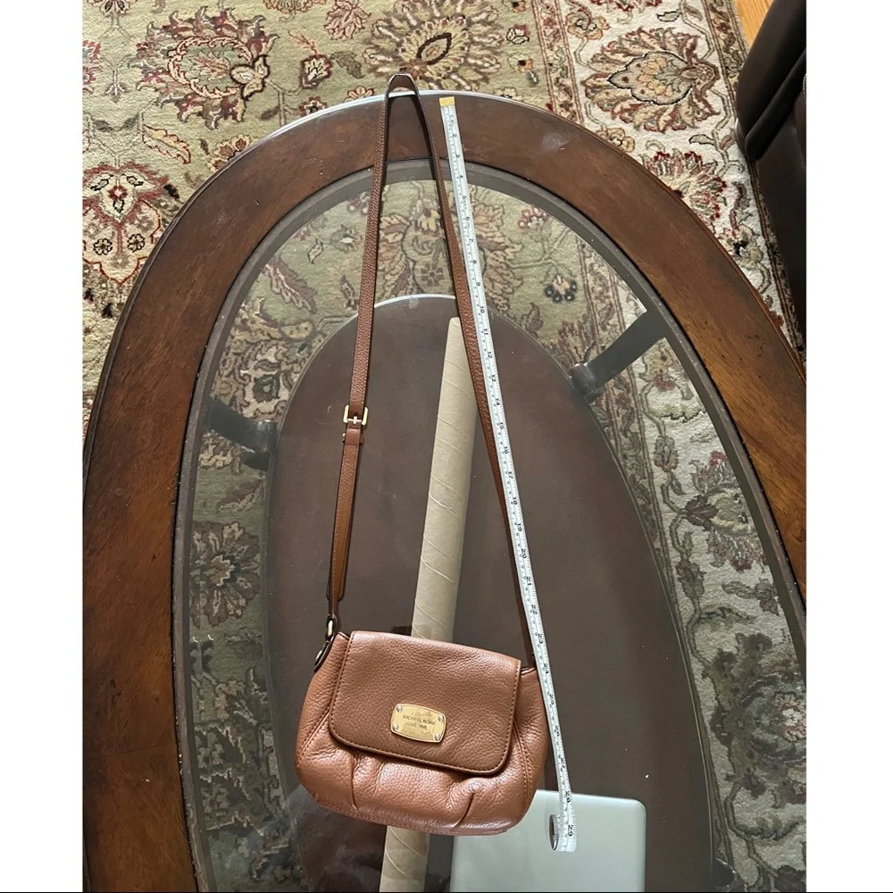 Michael Kors Cross Body Bag ($15 Bundle) - Picture 3 of 6